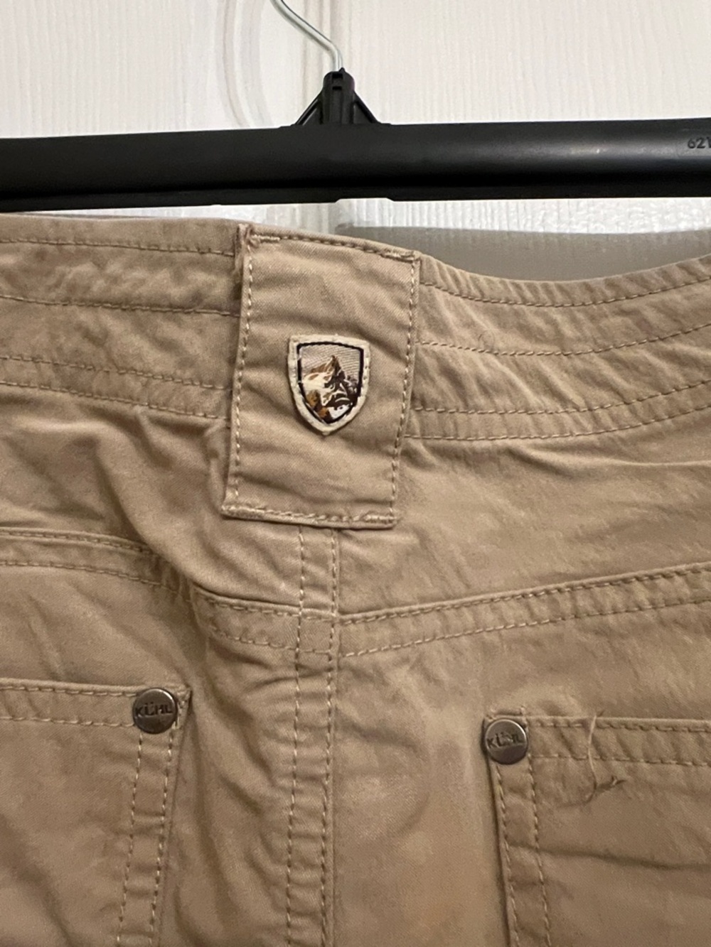 KÜHL Khaki Shorts – Good Condition women’s size 12 - Picture 5 of 11